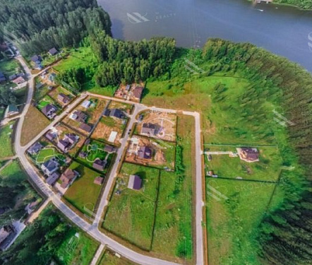 участок площадью кв.м.