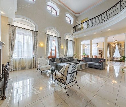 21-и комнатный дом площадью 1300 кв.м.