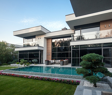 дом площадью 617 кв.м.