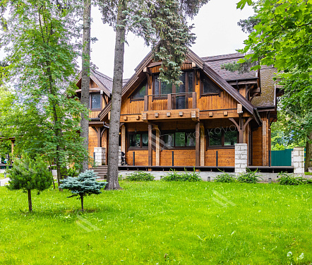 5-и комнатный дом площадью 385 кв.м.