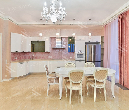 5-и комнатная квартира площадью 230 кв.м.