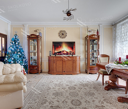 5-и комнатная квартира площадью 243,7 кв.м.