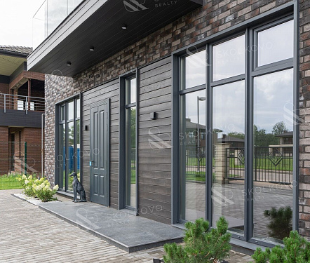 5-и комнатный дом площадью 300 кв.м.