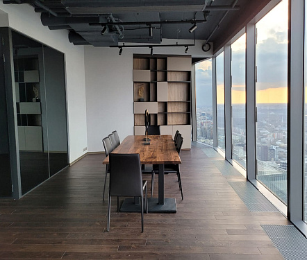  офис площадью 100 кв.м.