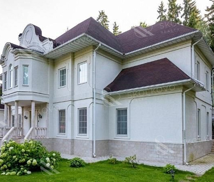 14-и комнатный дом площадью 750 кв.м.