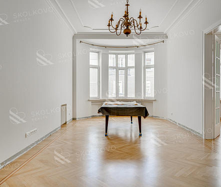 6-и комнатная квартира площадью 350 кв.м.