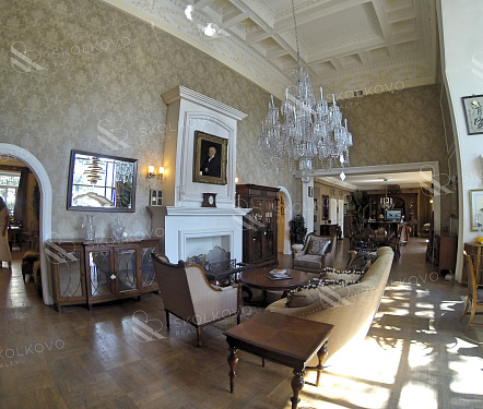  свободного назначения площадью 740 кв.м.