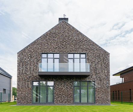 5-и комнатный дом площадью 300 кв.м.