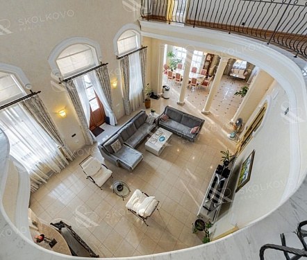 21-и комнатный дом площадью 1300 кв.м.