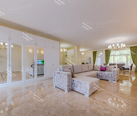 7-и комнатный дом площадью 328 кв.м.