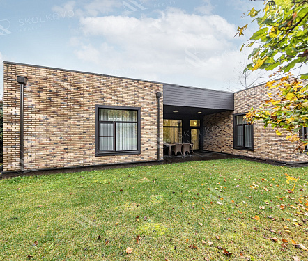 7-и комнатный дом площадью 328 кв.м.