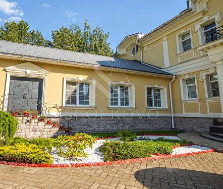 17-и комнатный дом площадью 1300 кв.м.
