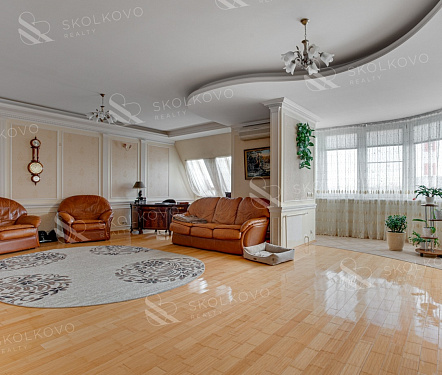 5-и комнатная квартира площадью 243,7 кв.м.