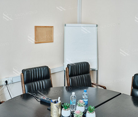  офис площадью 174,7 кв.м.