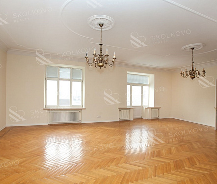 6-и комнатная квартира площадью 350 кв.м.