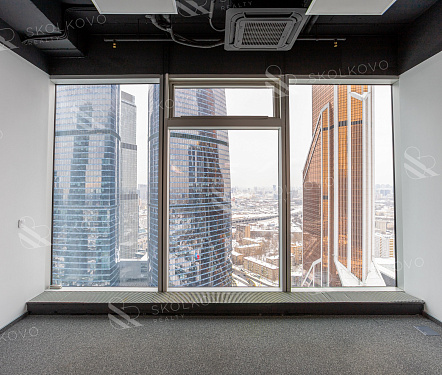  офис площадью 181,6 кв.м.