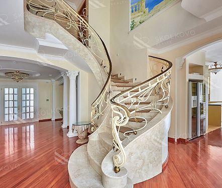 14-и комнатный дом площадью 750 кв.м.