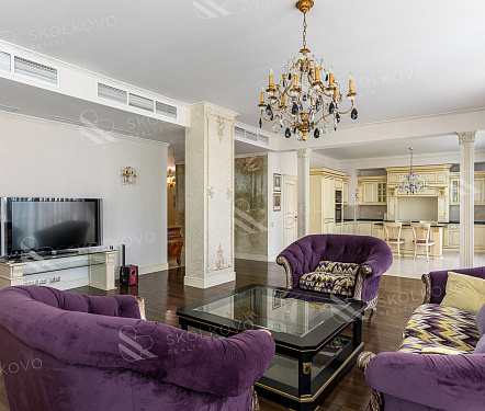 6-и комнатная квартира площадью 303 кв.м.