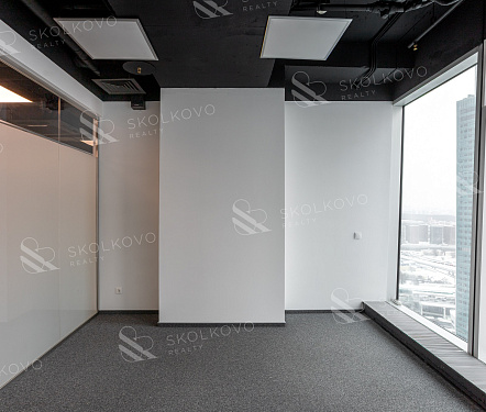  офис площадью 181,6 кв.м.